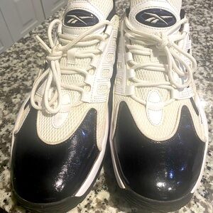 Reebok Iverson Approved low tops Sz 11